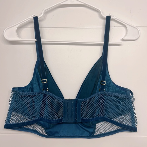 Velvet bralette Top - Picture 2 of 5